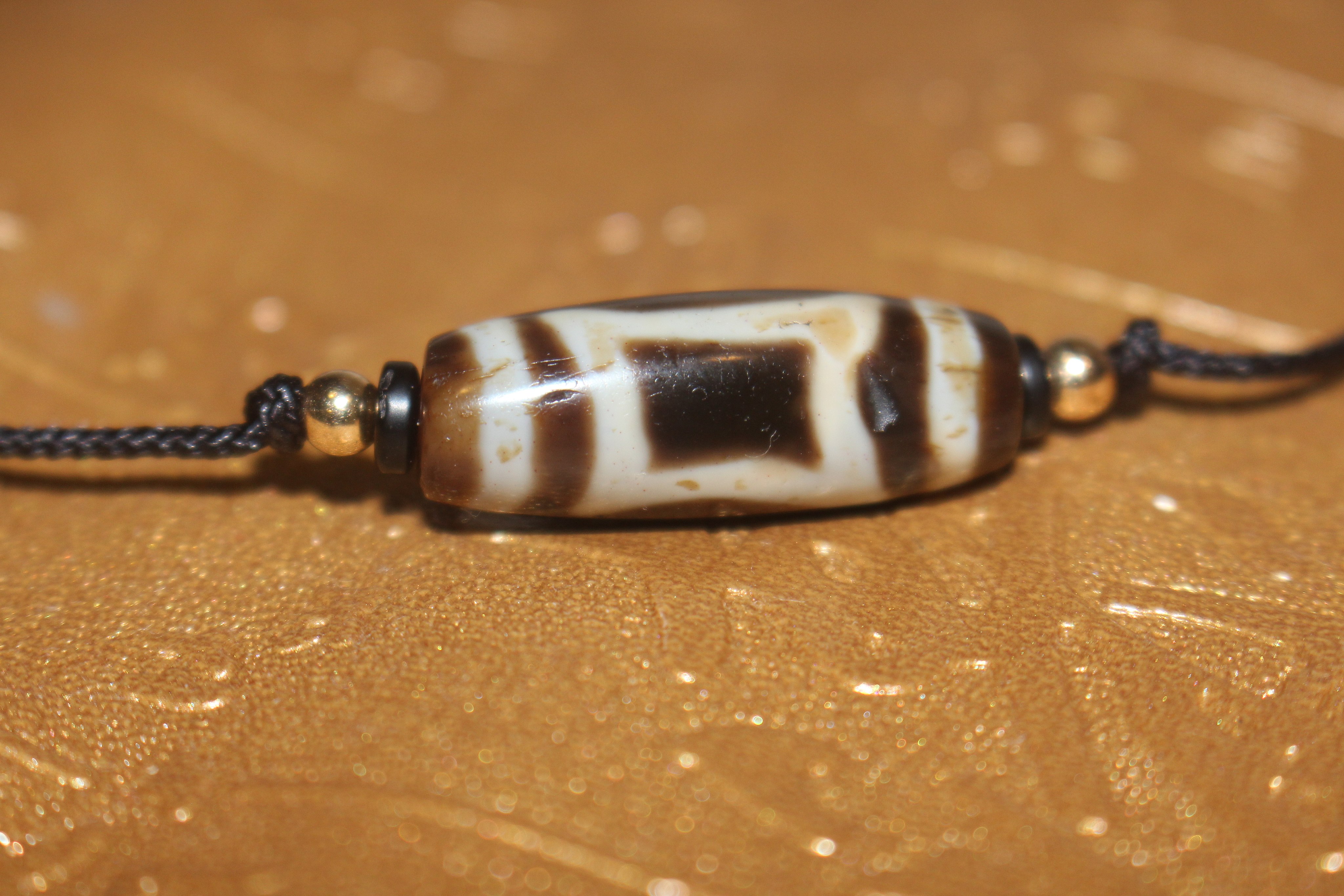 050 The Gzi Beads of Tibet【超希少品】西藏天珠本　！ 050 The Gzi Beads of Tibet【超希少品】西藏天珠本 ！ 050 The Gzi