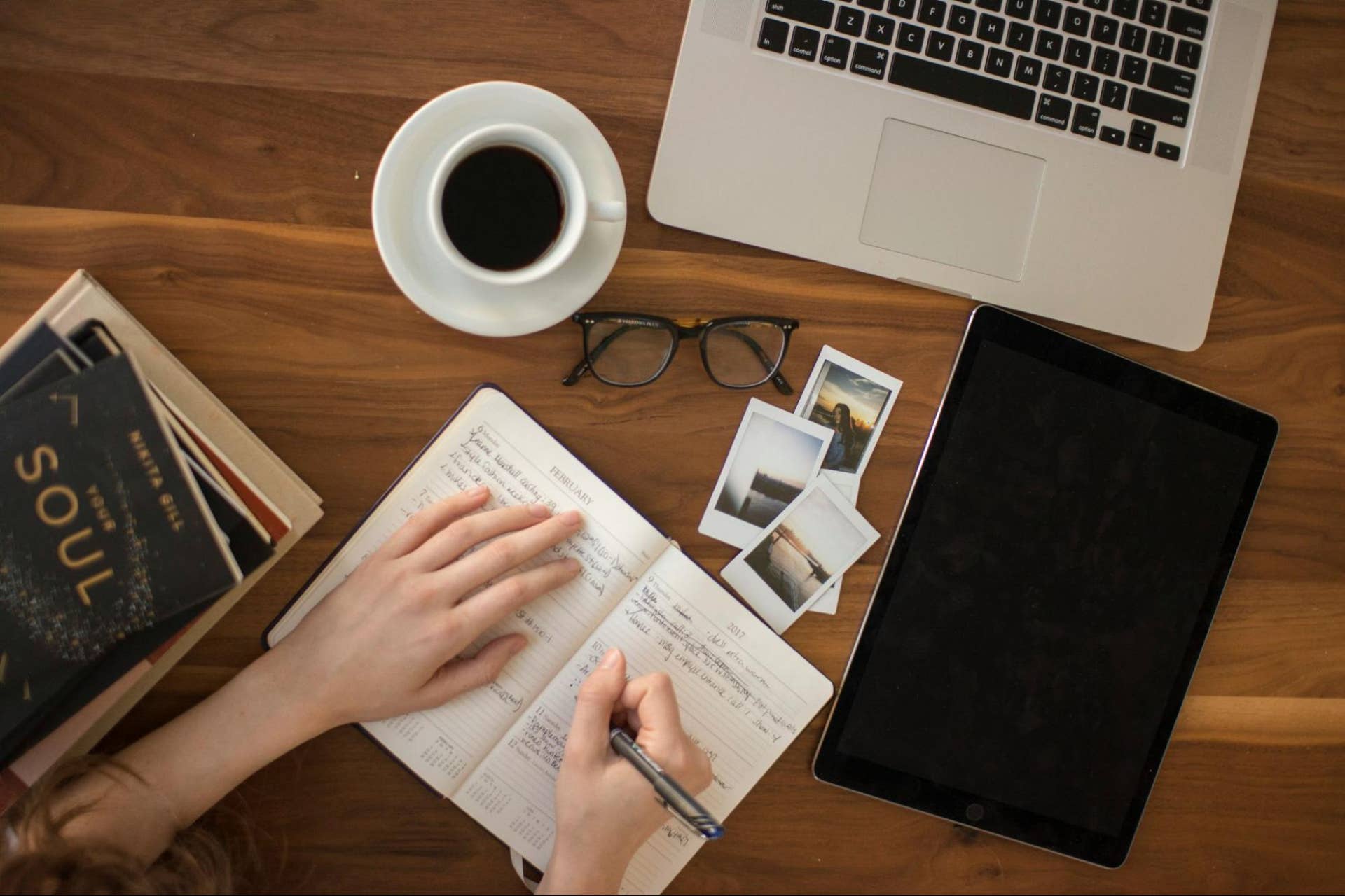 How to Write a Reflective Essay: A Complete Guide With Sample Essays ...